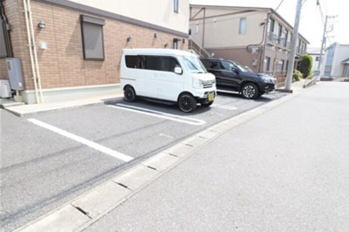 ソレアードの駐車場