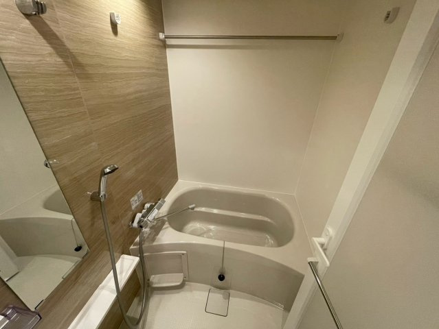 コンフォリア・リヴ本町WEST　Qの浴室