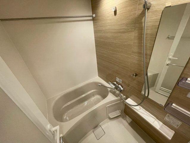 コンフォリア・リヴ本町WEST　Qの浴室