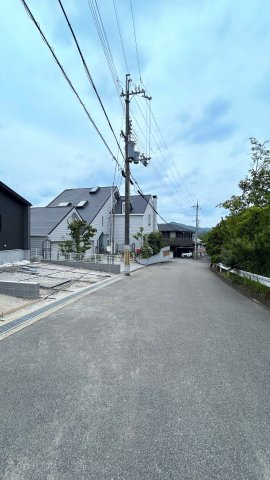 北六甲台4丁目の前面道路含む現地写真