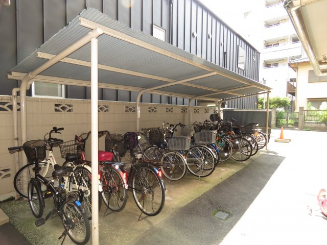 パールハイム川越の駐輪場