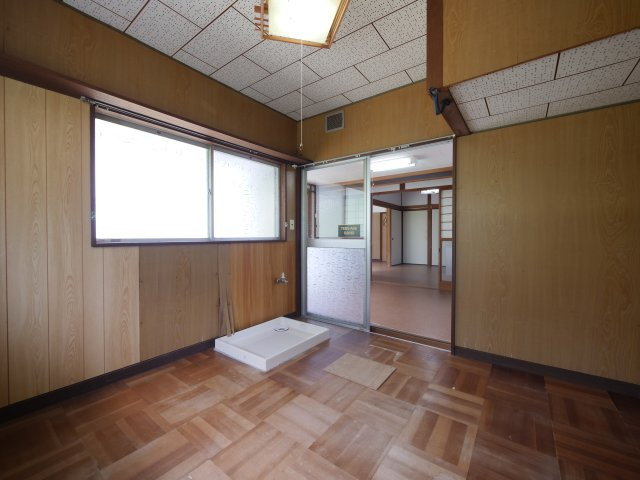 矢坂東町戸建の内装