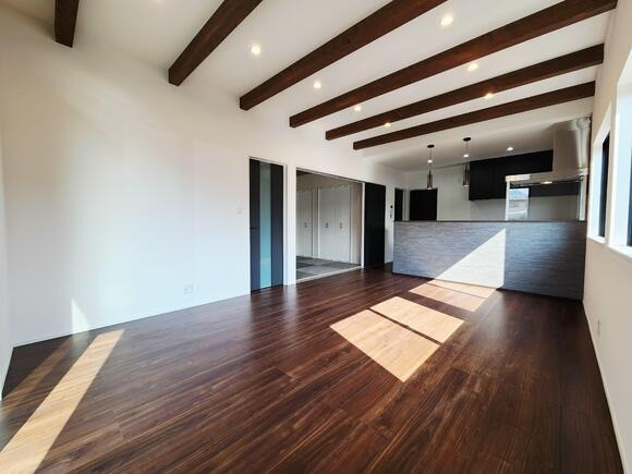 広島市安佐南区伴東5丁目　新築一戸建ての居間・リビング