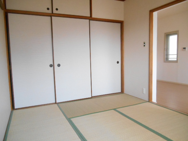 ロイヤルエスタ服部の子供部屋