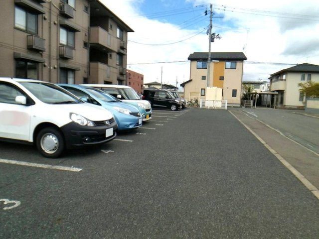 メゾン・ド・けやきの駐車場
