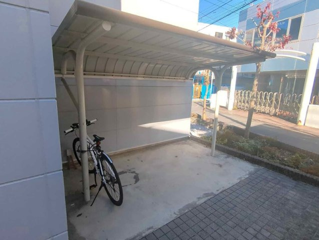 レオパレスオーロラの駐車場|75085659_6.jpg