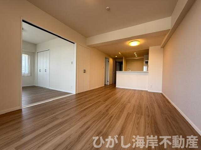 ダイアパレスグランデージ湘南平塚の居間・リビング|新規リフォーム完了！　16.1帖　LDK