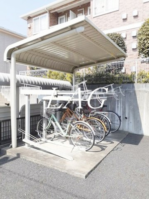 【その他共用部分】 | ヴィラ・アラモード | 駐輪場です。