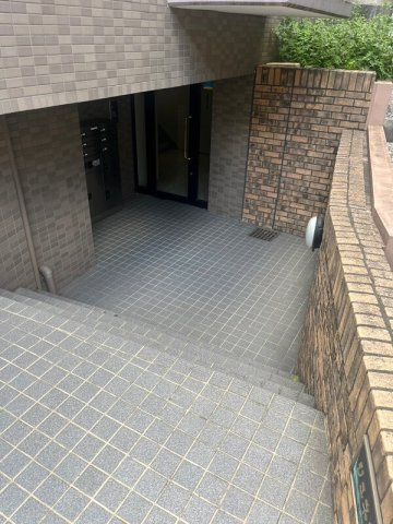 ジュネス西麻布のエントランス|74517595_18.jpg
