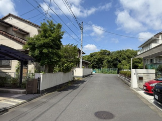 【前面道路含む現地写真】