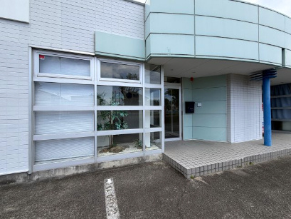 参野町事務所のエントランス