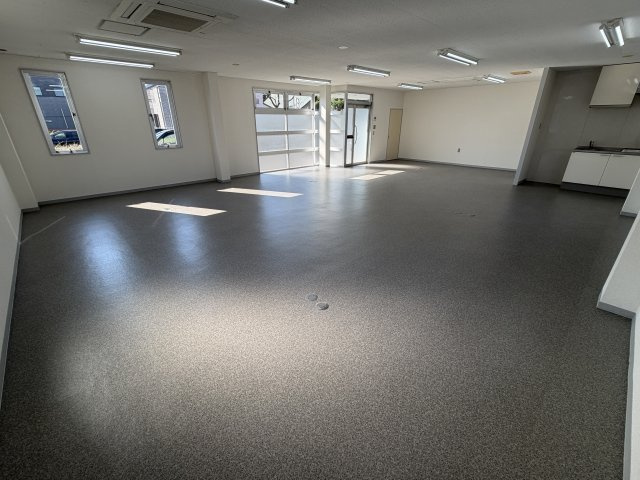 参野町事務所の内装