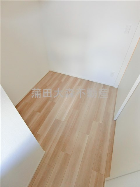 nido KAMATAの内装|洋室3帖　バルコニー側