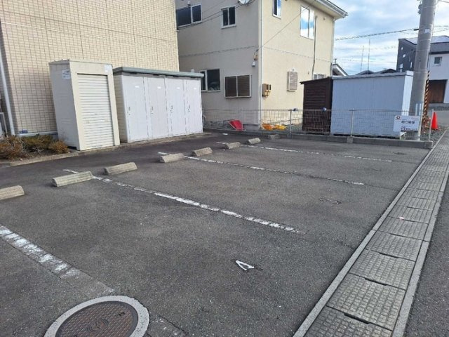 アガットの駐車場