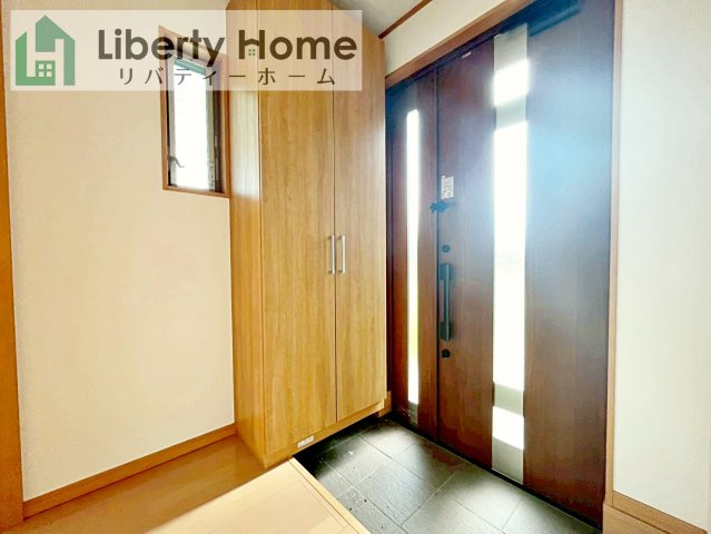 鹿嶋市林　中古戸建の玄関