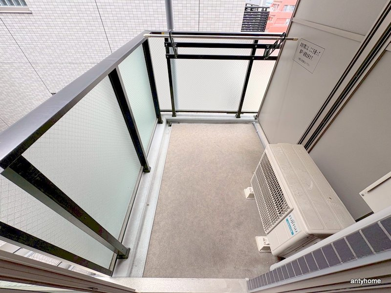 ライジングメゾン本町橋　仲介手数料無料のバルコニー