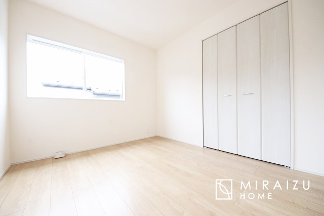 【寝室】 | 建物完成につき、実際のお部屋をごゆっくりご見学いただけます。お休みの日にご家族で見学はいかがでしょう。