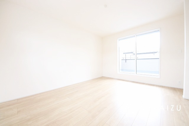 【寝室】 | 建物完成につき、実際のお部屋をごゆっくりご見学いただけます。お休みの日にご家族で見学はいかがでしょう。