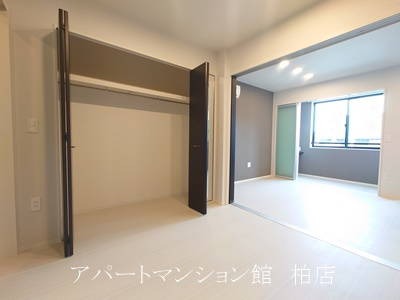 パークヒルズの洋室