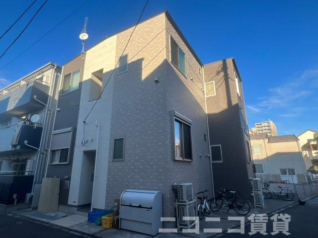 足立区梅島１丁目のアパートの外観