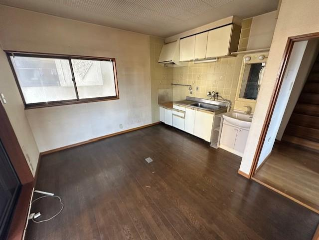 巣本町　中古一戸建ての居間・リビング|LDK10.0帖
■物件内覧・資金計画相談・住宅ローン相談、リフォーム相談、お問合せ受付中■
※当日・翌日のご内覧、ご相談はお電話でのお問合せがスムーズです！