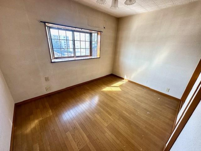 巣本町　中古一戸建ての洋室|洋室6.0帖
■物件内覧・資金計画相談・住宅ローン相談、リフォーム相談、お問合せ受付中■
※当日・翌日のご内覧、ご相談はお電話でのお問合せがスムーズです！