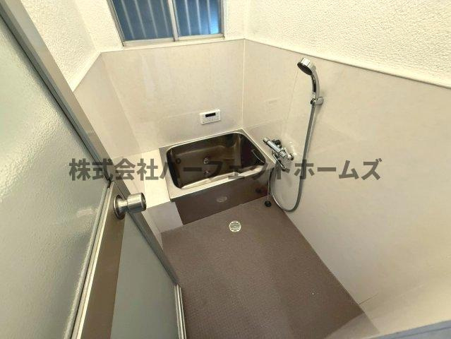 長尾西町1丁目戸建　賃貸の浴室|コンパクトで使いやすいお風呂です