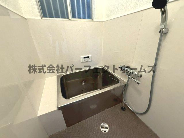 長尾西町1丁目戸建　賃貸の浴室|落ち着いた空間のお風呂です
