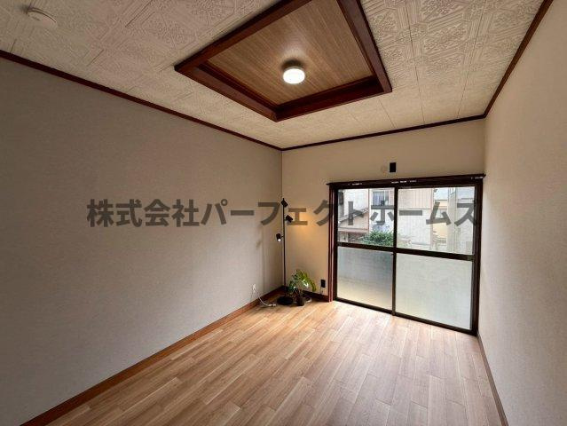 長尾西町1丁目戸建　賃貸の居間・リビング|おしゃれなリビングです