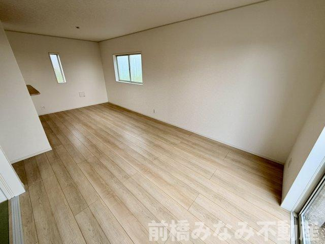 【新築】前橋市粕川町新屋第2　３号棟(全３棟)　クレイドルガーデン　新築建売分譲の居間・リビング|ゆったりとしたリビングです