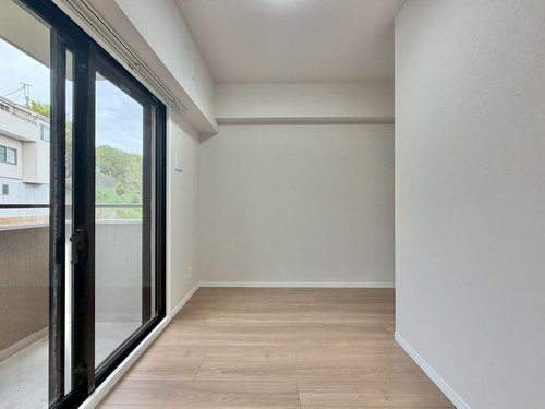 コスモ上大岡サニーウイングA棟の洋室|ゆったりした洋室です