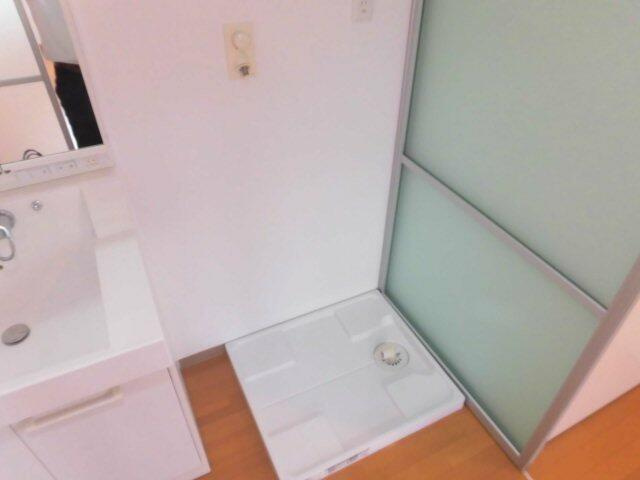 Ｓｃｉｍｏｎｅの設備| 洗濯機置き場になります。