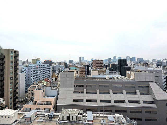 URBANEX上野の設備|13F、
南向き、上層階は日当り眺望良好