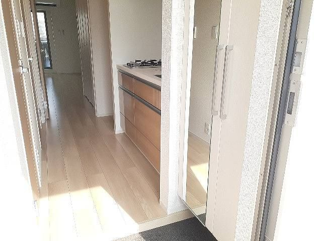 ＣＲＡＮＥ（クレイン）の玄関
