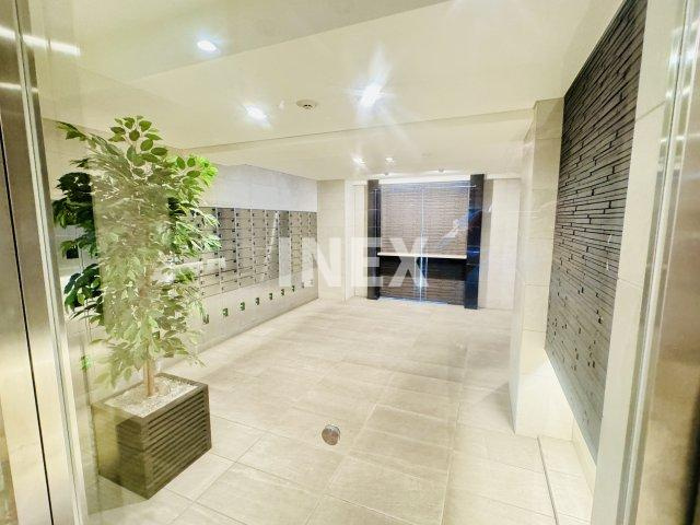 横浜市鶴見区鶴見中央３丁目の賃貸マンションのエントランス