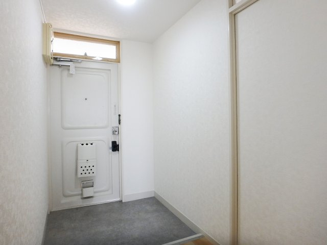 コボリクラスタ西宮北口の玄関