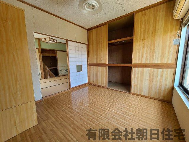 【洋室】 | 雑賀町 中古戸建４LDK 1,080万円 | コンパクトで使いやすい洋室です