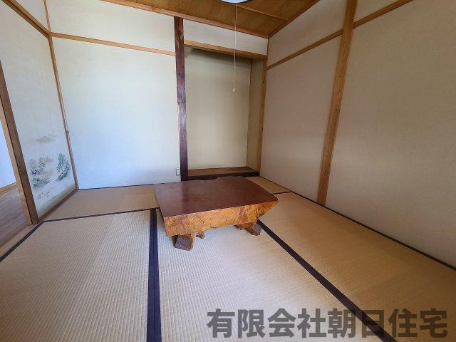 【和室】 | 雑賀町 中古戸建４LDK 1,080万円 | 明るい和室です