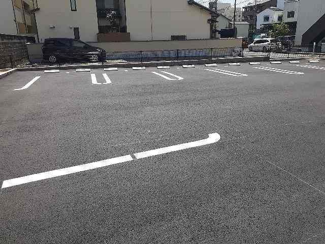 カタランテ千代田の駐車場