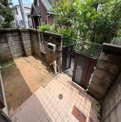 田中町4丁目の庭|花や緑を飾る、家庭菜園ができるお庭