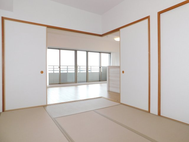名古屋市中川区新家２丁目の中古マンションの和室|◇和室◇　　明るい和室約６．０帖　全居室収納完備！　（２０２６年６月リフォーム済）
