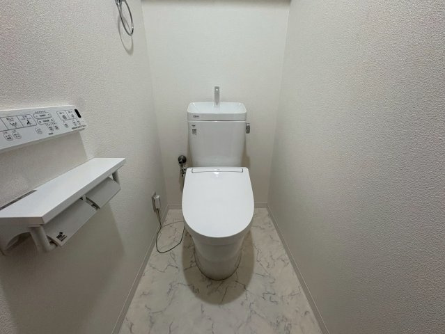 ディアエスタミオ垂水のトイレ|落ち着いた色調のトイレです