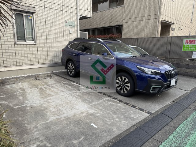 ユイマールAの駐車場