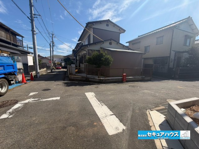 【同施工物件ご案内可能】東海市荒尾町泉　全1棟の前面道路含む現地写真|事前予約にて現地ご見学いただけます！お気軽にお問い合わせください♪
■株式会社　セキュアハウス■
住宅ローンに強く、知識、経験豊富なスタッフ在籍
お客様に寄り添い、ご成約後もサポート致します。
