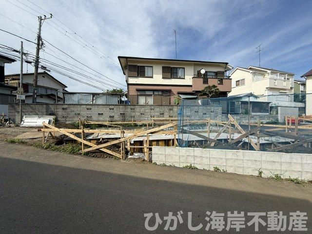 茅ケ崎市香川２丁目　新築戸建　全４棟の外観|7月11日撮影　建築中　現地外観