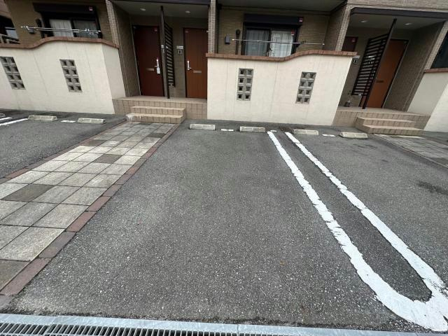 ルーニィー船橋の駐車場