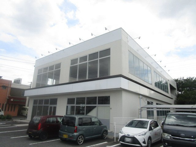 綾瀬市大上４丁目の店舗一部の外観