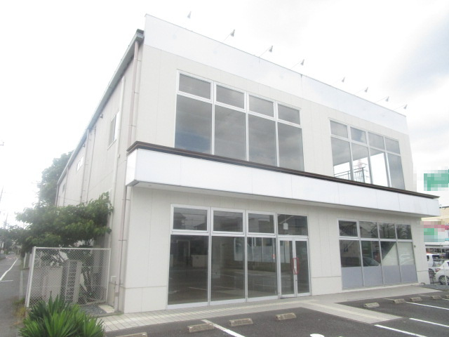 綾瀬市大上４丁目の店舗一部