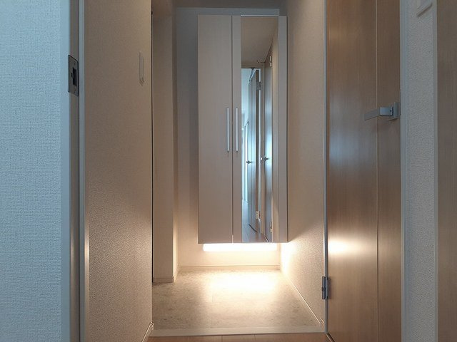 ムーンヒルズ大阪の玄関