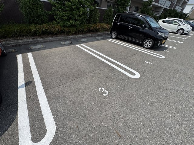 サンヴィラ24の駐車場